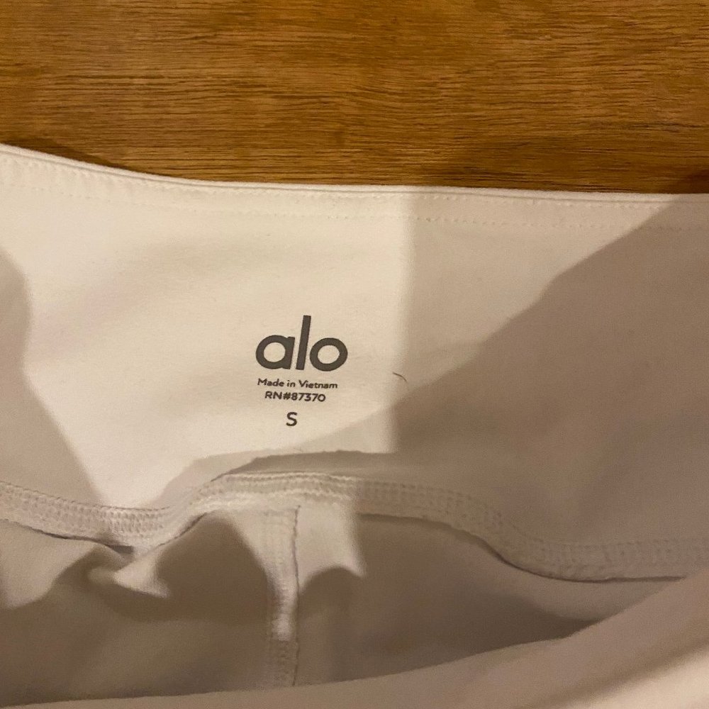 ALO YOGA EPIC WHITE MESH LEGGINGS - Picture 6 of 6